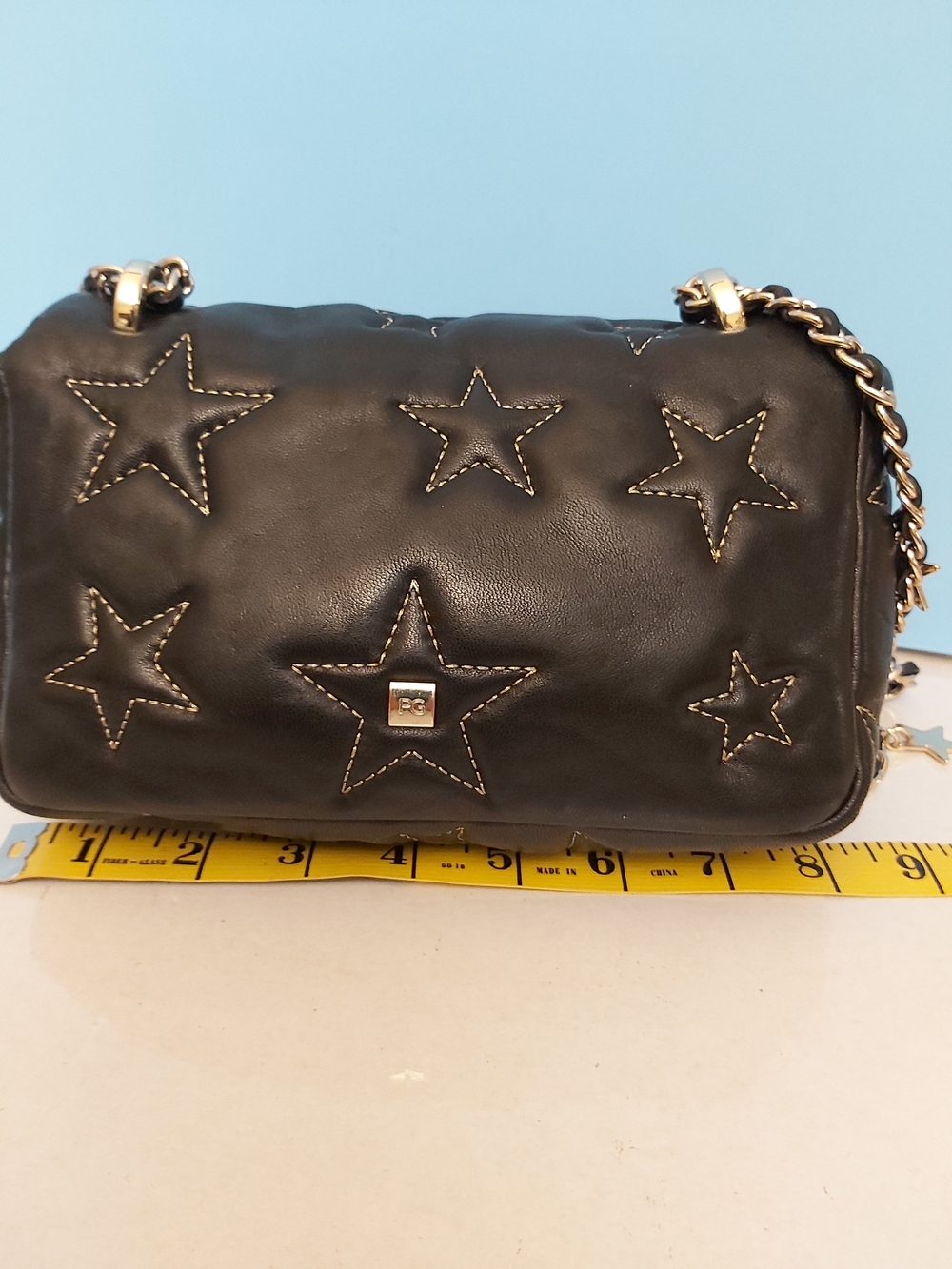 Black Star-Accent Quilted Leather Shoulder Bag with Gold Chain - Picture 13 of 16